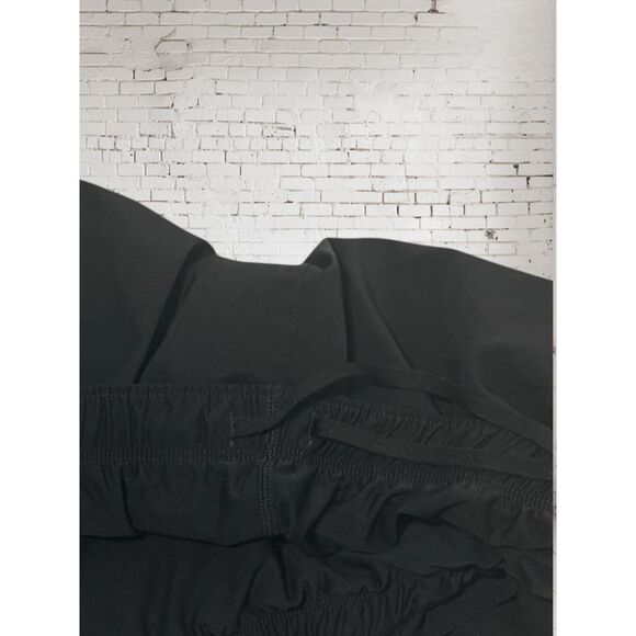 WOMENS NEW BALANCE ATHLETIC SHORTS XL - Picture 2 of 4